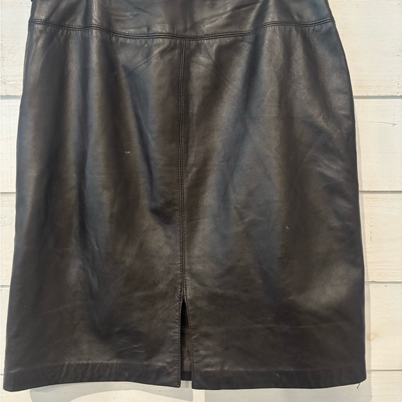 Croft & Barrow Black Leather Skirt. Size 8 - Picture 7 of 12